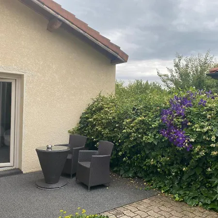 Logis Les Pierres Dorées Hotel