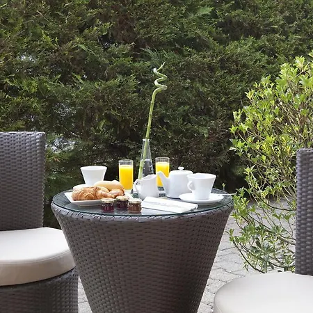 Contact Les Pierres Dorees Hotel Ambérieux d'Azergues
