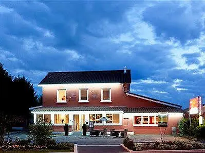 Logis Les Pierres Dorées Hotel