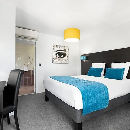 Hotel Contact Les Pierres Dorees 3*
